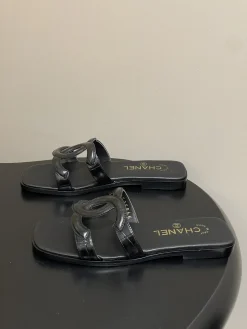 CHANEL Slides & Slippers Leather (Black) EU35-39 B30202606030493109
