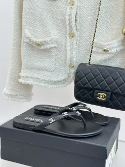 CHANEL Slides & Slippers Leather (Black) EU35-39 B40202606030494109