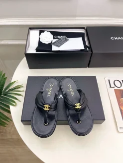 Alternative view of CHANEL Slides & Slippers Leather (Black-Gold) EU35-39 B40202606030502109