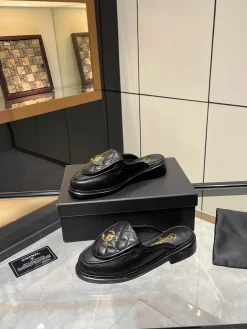 CHANEL Slides & Slippers Leather (Black-Gold) EU35-40 B20202606030503109