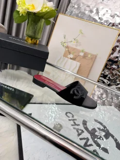 CHANEL Slides & Slippers Leather (Black-Red) EU35-43 A5020260603062089