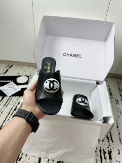 Alternative view of CHANEL Slides & Slippers Leather (Black-White) EU35-41 B70202606030505119