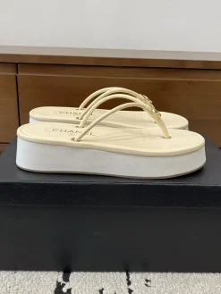 CHANEL Slides & Slippers Leather (Cream) EU35-40 B50202606030511119