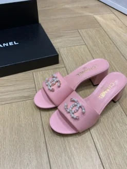 CHANEL Slides & Slippers Leather (Pink) EU35-41 B40202606033266109