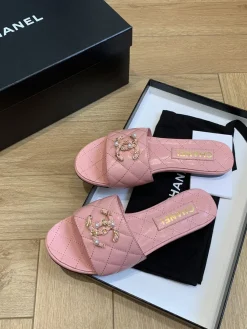 CHANEL Slides & Slippers Leather (Pink-Gold-White) EU35-41 B40202606033278109