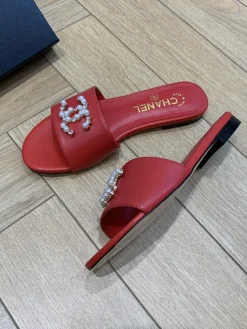 CHANEL Slides & Slippers Leather (Red) EU35-41 B40202606033289109