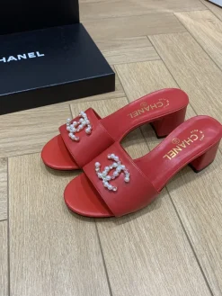 Alternative view of CHANEL Slides & Slippers Leather (Red-Gold-White) EU35-41 B40202606033262109