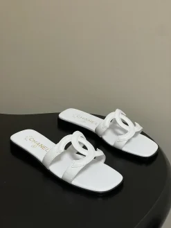 Alternative view of CHANEL Slides & Slippers Leather (White-Black) EU35-39 B30202606030535109