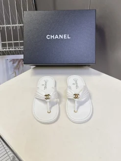 Alternative view of CHANEL Slides & Slippers Leather (White) EU35-41 B40202606030534109
