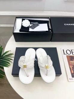 Alternative view of CHANEL Slides & Slippers Leather (White-Gold) EU35-39 B40202606030542109