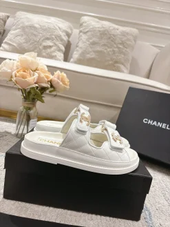 CHANEL Slides & Slippers Leather (White-Gold) EU35-40 B20202606030543109