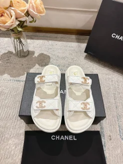 Alternative view of CHANEL Slides & Slippers Leather (White-Gold) EU35-40 B20202606030543109