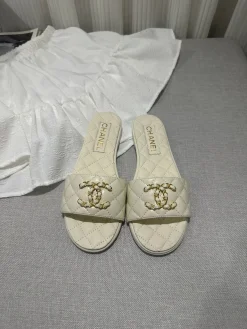 Alternative view of CHANEL Slides & Slippers Leather (White-Gold) EU35-41 B40202606033281109