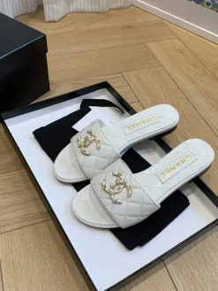 CHANEL Slides & Slippers Leather (White-Gold) EU35-41 B40202606033282109