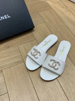 Alternative view of CHANEL Slides & Slippers Leather (White-Gold-Pink) EU35-41 B40202606033267109