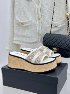 CHANEL Slides & Slippers Leather-Wood (White-Beige-Black) EU35-39 B40202606030552109
