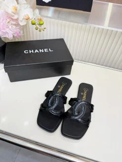 Alternative view of CHANEL Slides & Slippers Patent Leather (Black) EU36-44 B0520260603049699