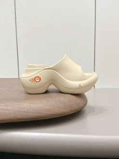 CHANEL Slides & Slippers Rubber (Beige) EU35-40 A9020260603056199