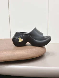 CHANEL Slides & Slippers Rubber (Black) EU35-40 A9020260603056299