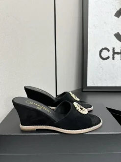 CHANEL Slides & Slippers Suede (Black-Gold-White) EU35-41 B50202606030572119
