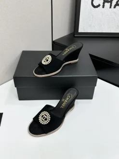 Alternative view of CHANEL Slides & Slippers Suede (Black-Gold-White) EU35-41 B50202606030572119