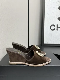CHANEL Slides & Slippers Suede (Brown) EU35-41 B50202606030577119