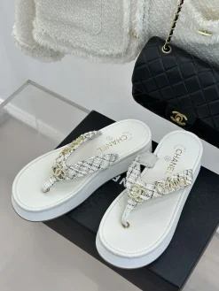 Alternative view of CHANEL Slides & Slippers Tweed (White-Black-Gold) EU35-39 B40202606030587109