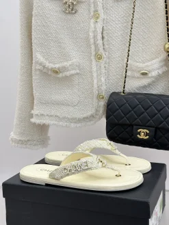 CHANEL Slides & Slippers Tweed (White-Gold) EU35-39 B40202606030595109