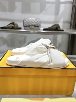 FENDI Slides & Slippers Leather (White) EU35-39 A9020260603328099