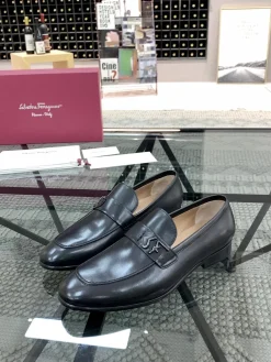 FERRAGAMO Flats & Loafers Leather (Black) EU38-45 E90202606033168209