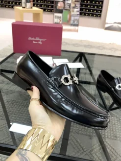 FERRAGAMO Flats & Loafers Leather (Black) EU38-45 E90202606033174209