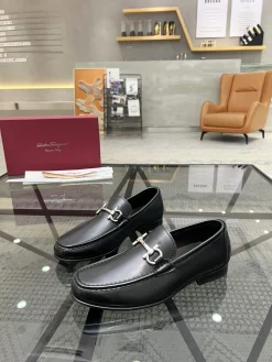 FERRAGAMO Flats & Loafers Leather (Black) EU39-44 E90202606033157209