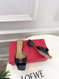 Alternative view of FERRAGAMO Slides & Slippers Patent Leather (Black) EU35-39 B60202606031030119