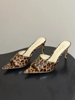GIANVITO ROSSI Pumps & Heels Patent Leather (Brown-Black) EU35-39 B40202606031050109