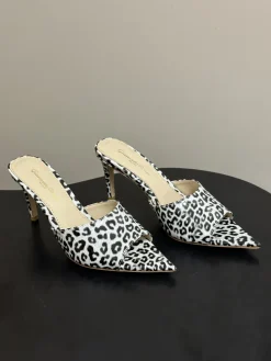 GIANVITO ROSSI Sandals & Mules Leather (White-Black) EU35-39 B40202606031055109
