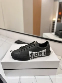 GIVENCHY Sneakers & Trainers Leather (Black-White) EU35-46 C10202606031063129