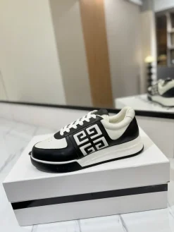 GIVENCHY Sneakers & Trainers Leather (Black-White) EU35-46 C60202606031070149
