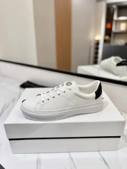 GIVENCHY Sneakers & Trainers Leather (White-Black) EU35-46 B90202606031089129