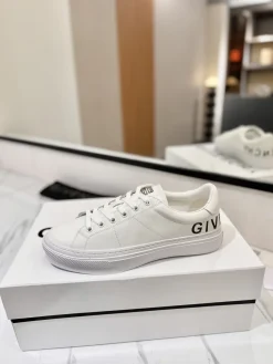 GIVENCHY Sneakers & Trainers Leather (White-Black) EU35-46 B90202606031090129