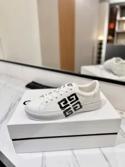 GIVENCHY Sneakers & Trainers Leather (White-Black) EU35-46 C10202606031096129