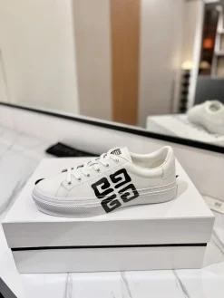 GIVENCHY Sneakers & Trainers Leather (White-Black) EU35-46 C10202606031098129
