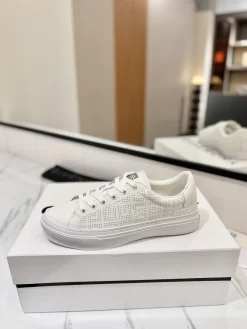 GIVENCHY Sneakers & Trainers Leather (White) EU35-46 B90202606031086129