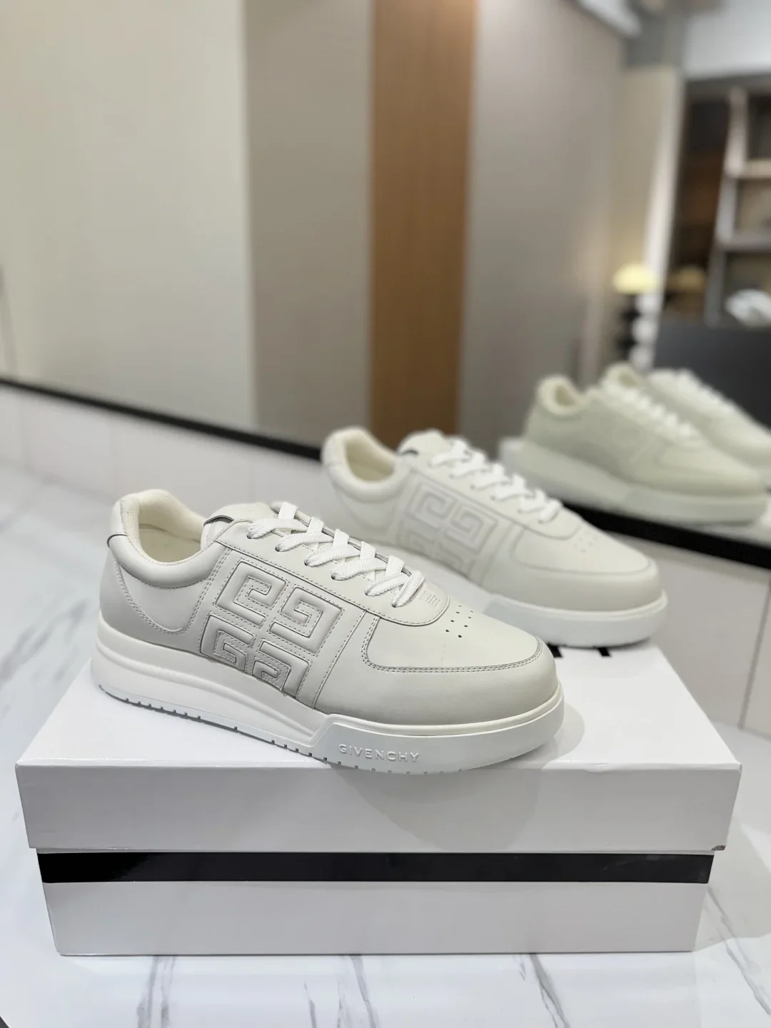 GIVENCHY Sneakers & Trainers Leather (White) EU35-46 C60202606031084149 - Image 2