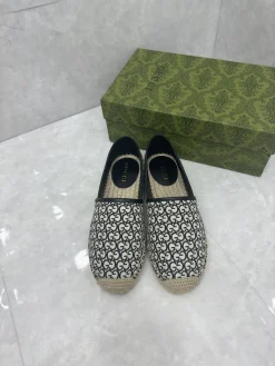 Alternative view of GUCCI Boat Shoes & Espadrilles Canvas-Jute (Black-White) EU35-41 A6020260603113689