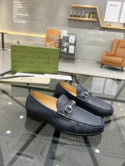 Alternative view of GUCCI Flats & Loafers Leather (Navy) EU38-45 E90202606033161209