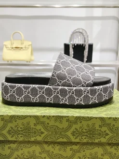 GUCCI Slides & Slippers Canvas (Black-White) EU35-44 A8020260603127899