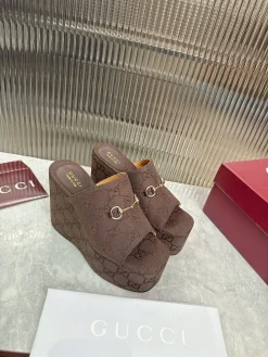 Alternative view of GUCCI Slides & Slippers Canvas (Brown) EU36-42 B20202606033270109