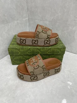 GUCCI Slides & Slippers Canvas-Leather (Brown-Beige) EU35-44 A8020260603126199
