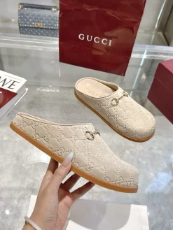 GUCCI Slides & Slippers Suede (Beige) EU36-42 A9020260603130299