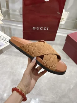 GUCCI Slides & Slippers Suede (Brown-Black) EU36-47 A7020260603103989